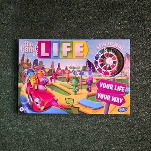 Hasbro Gaming The Game of Life Career Day Board Game New Sealed